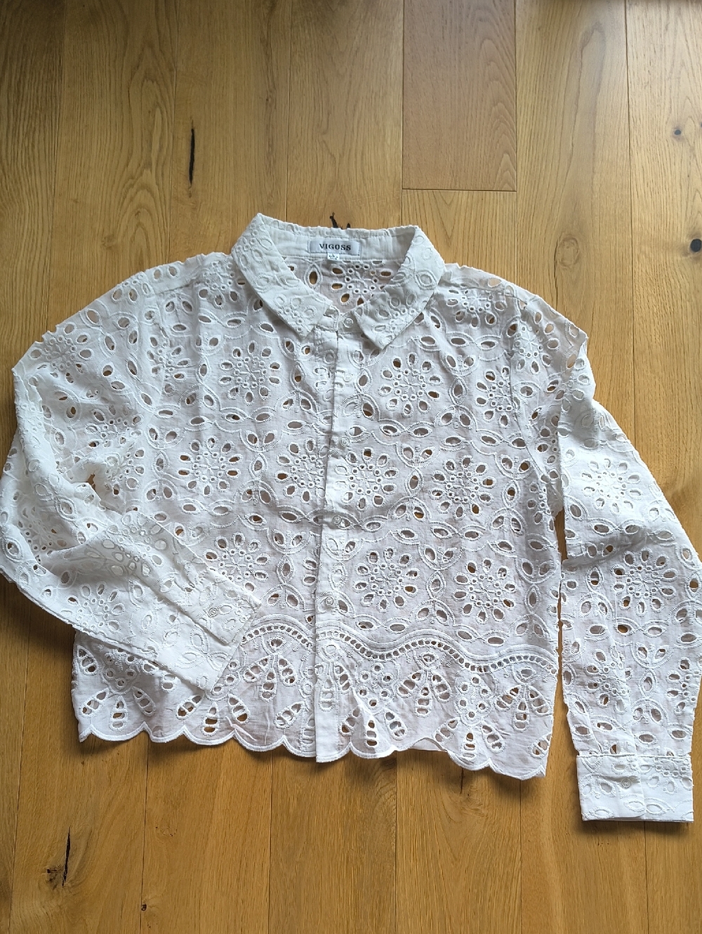 VIGOSS White Eyelet Lace Collared Blouse NWOT